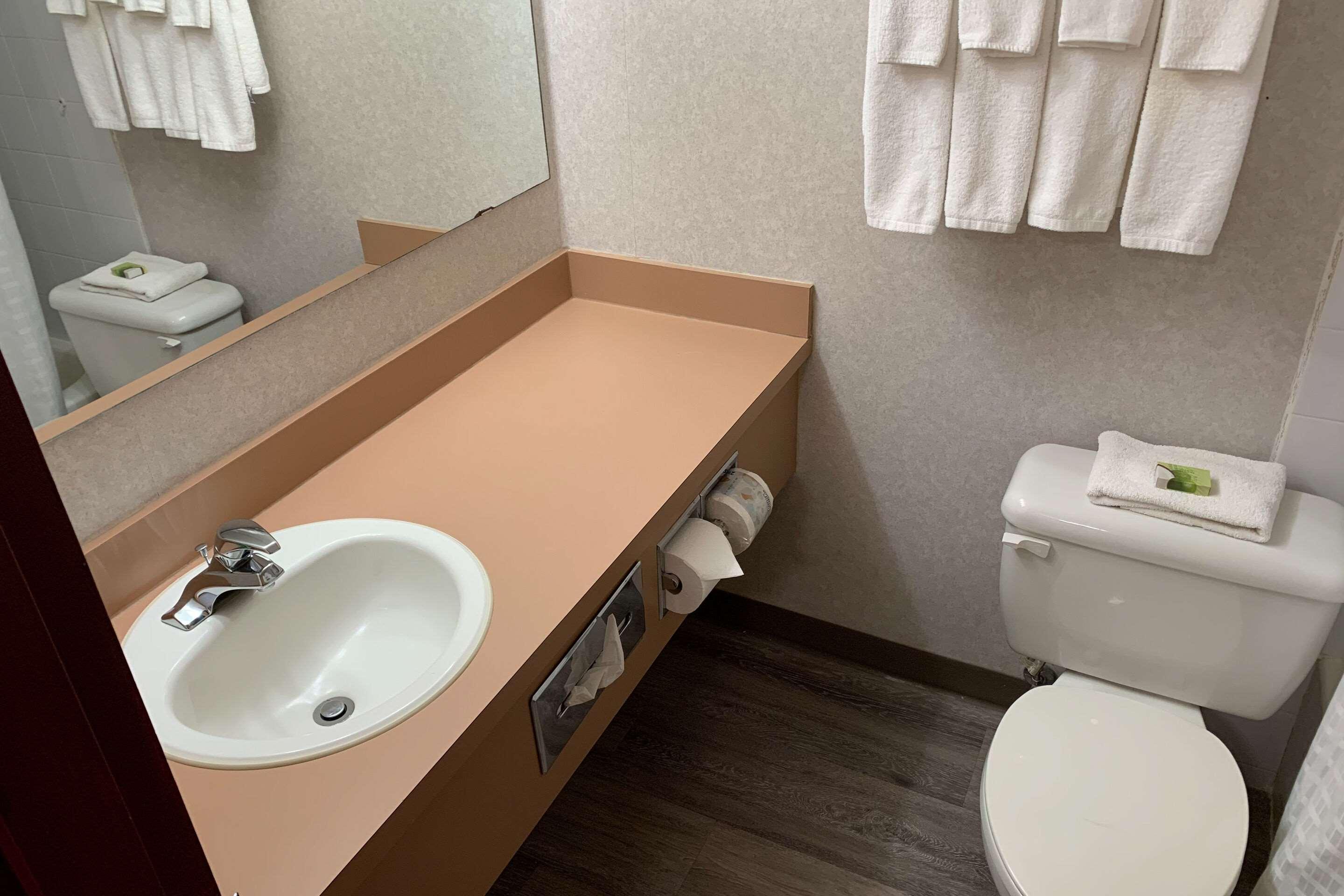 Rodeway Inn Swansea Ngoại thất bức ảnh